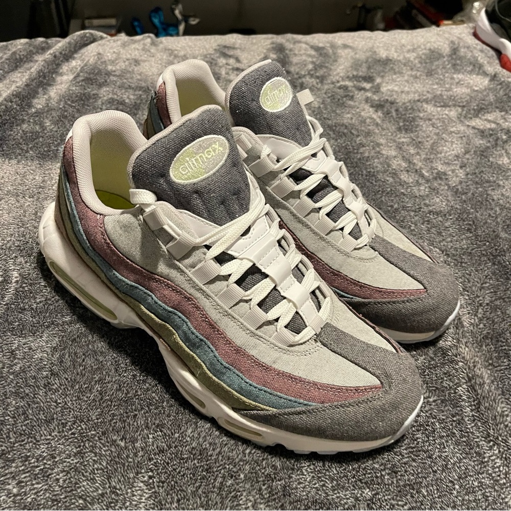 Nike Air Max 95 - Picture 2 of 9
